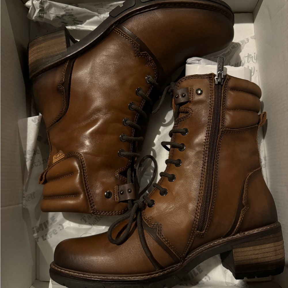 PIKOLINOS San Sebastia brown Lace Up Boots. Brand new. size 8